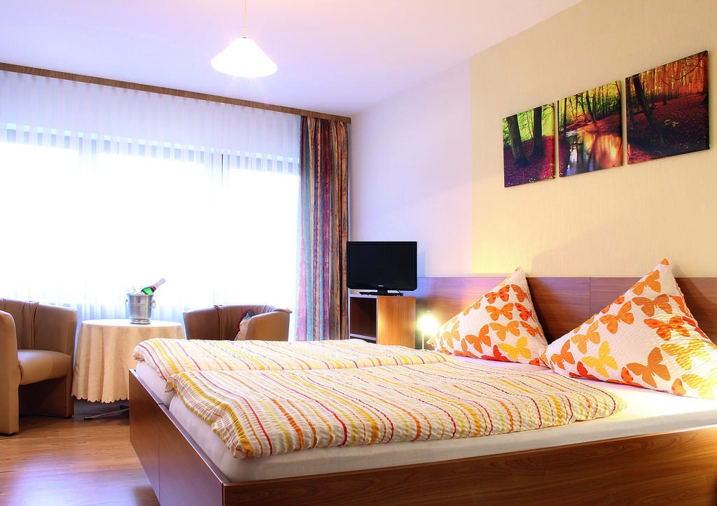 Saaletal Pension & Ferienwohnungen Bad Bocklet Chambre photo